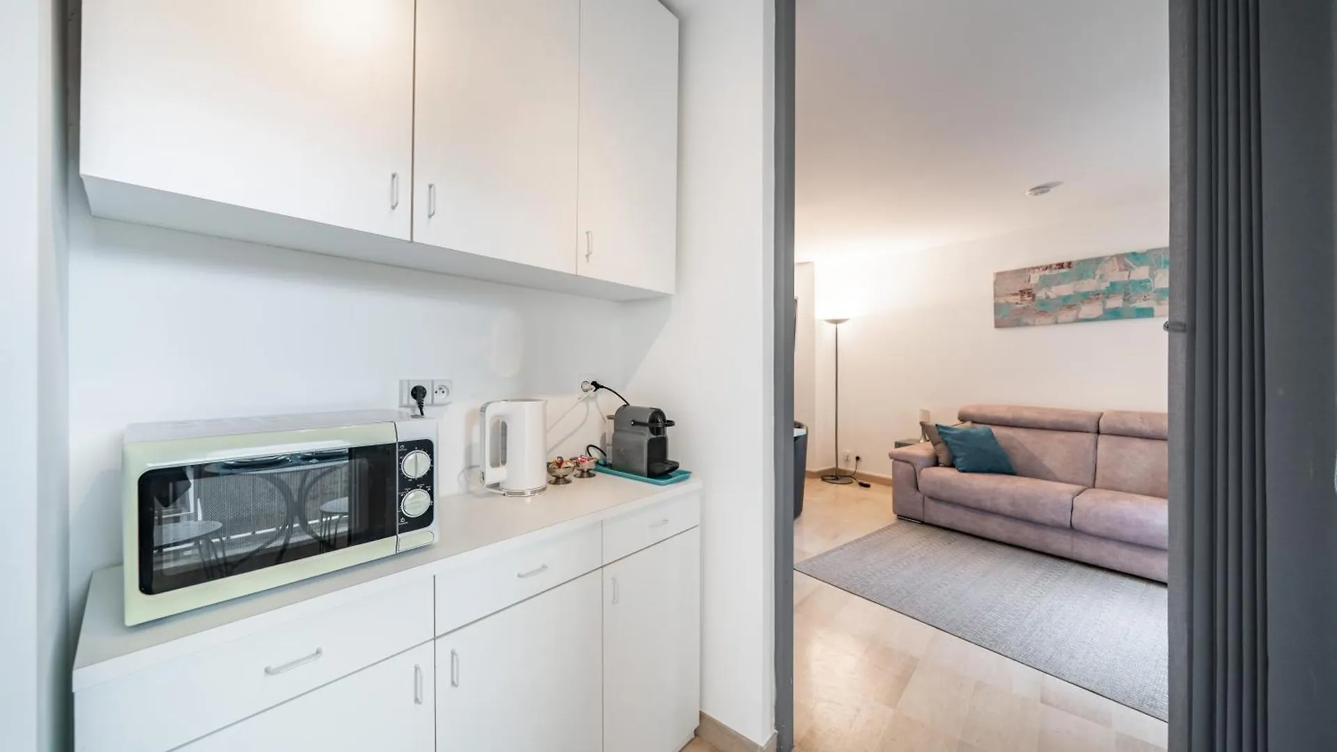 Studio Au Calme Dans Le Quartier Du Suquet - Proche Croisette Et Centre-Ville Cannes 0*,  France
